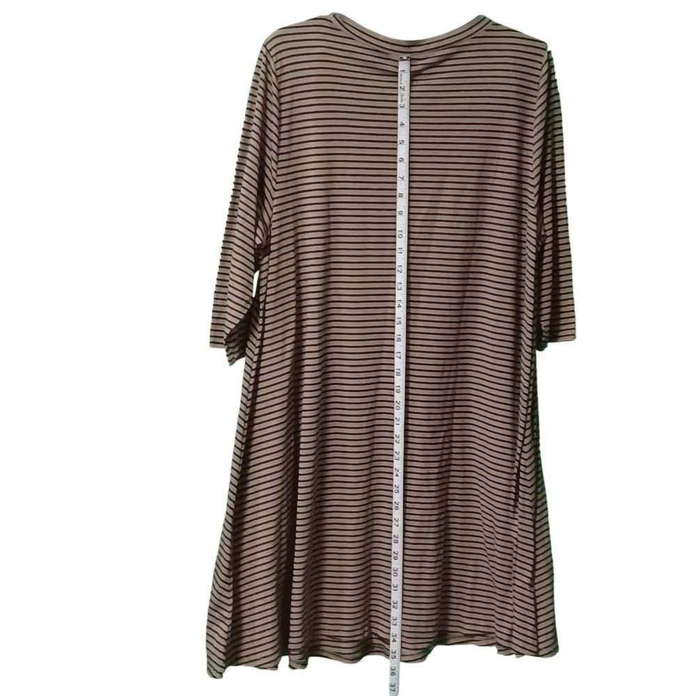 Free 2 Luv Striped Shift Dress Tan Black 3/4 Sleeve Crew Neck Plus Size 1X - Picture 6 of 7